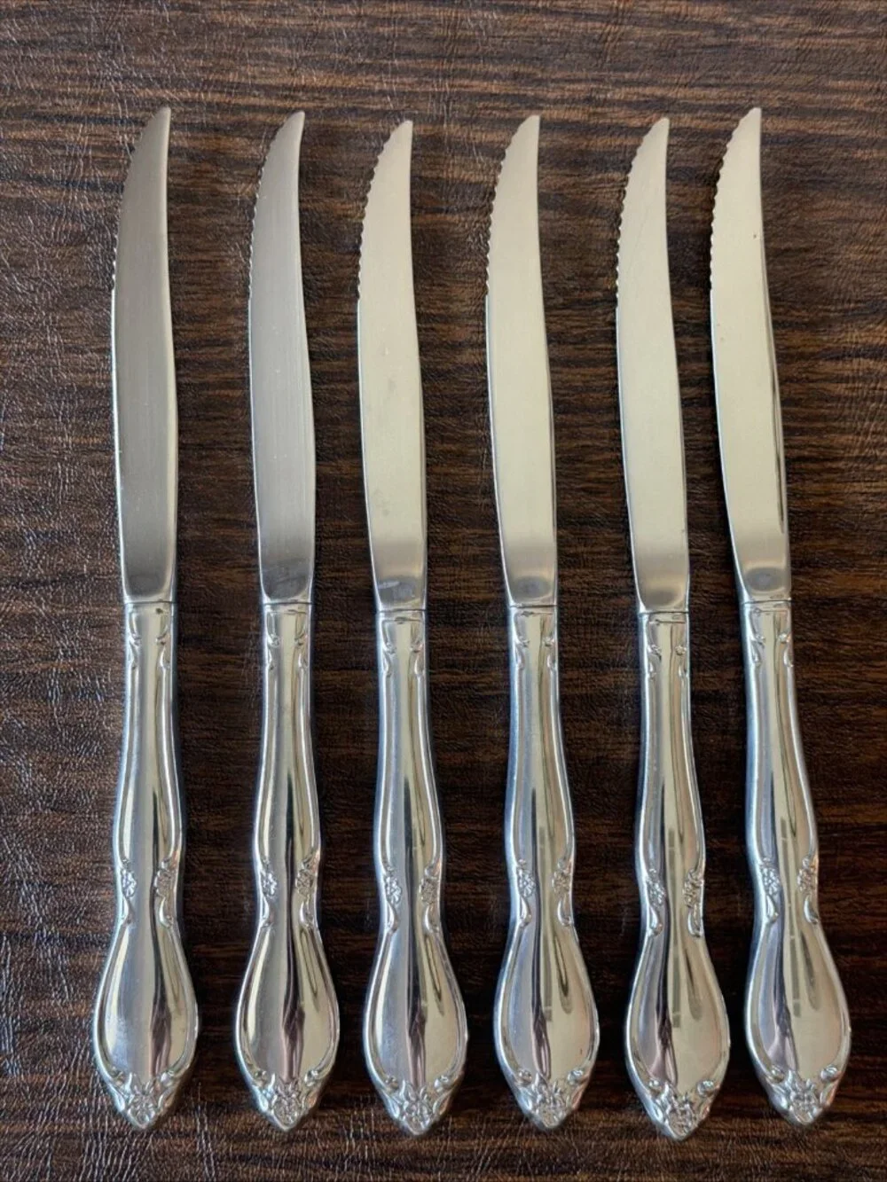 Set of 6 Oneida Community Chatelaine Stainless Hollow Handle Steak Knives 9-1/8